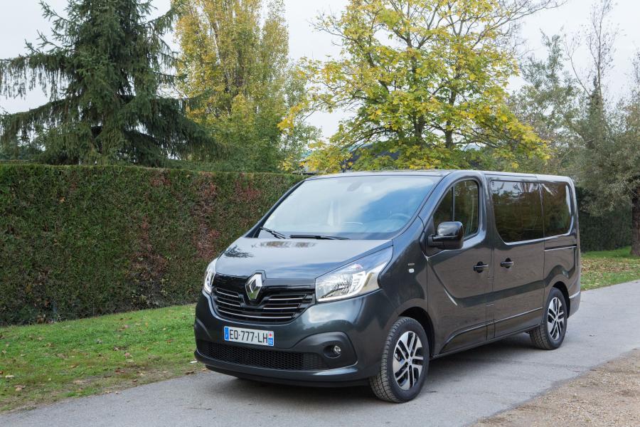  Renault Trafic SpaceClass 2017 года  (WW) (фото 43 из 43)